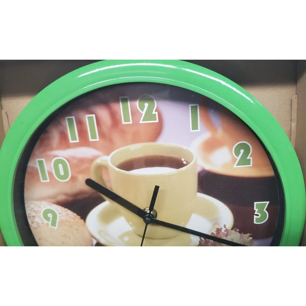Round Plastic Decorative Wall Clock (10